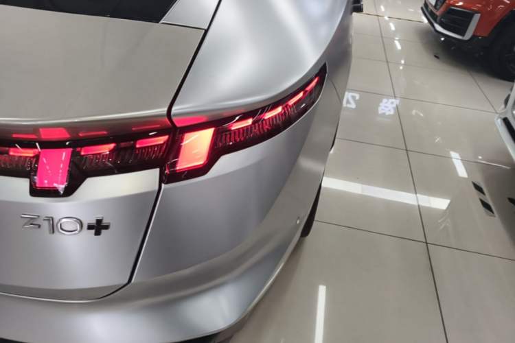 Used Lynk & Co Z10 2025 95 kWh 702 km All-Wheel Drive Intelligent Driving Ultra Right Rear Taillight