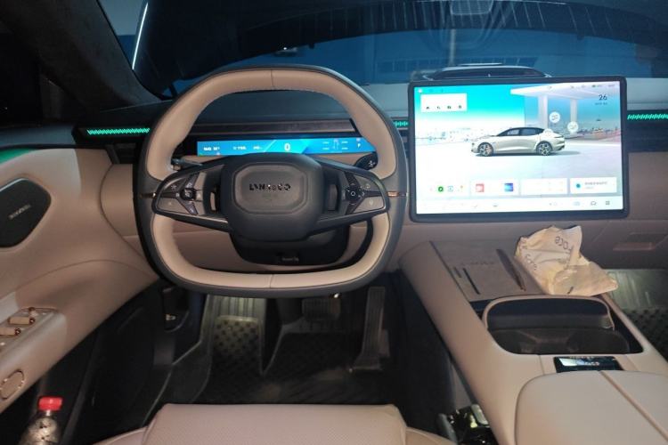 Used Lynk & Co Z10 2025 95 kWh 766 km Range Rear-Wheel Drive Max Steering Wheel