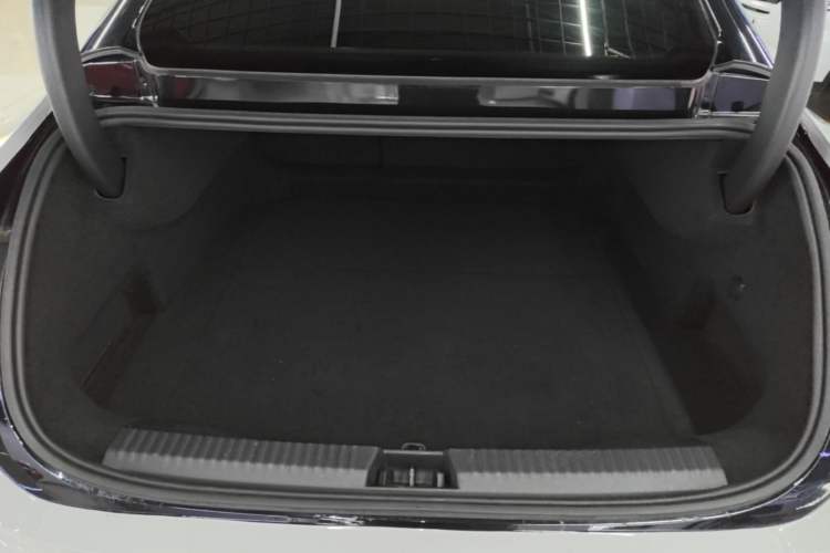 Used Lynk & Co Z10 2025 95 kWh 766 km Range Rear-Wheel Drive Max Trunk