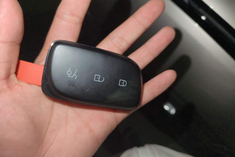 Used Lynk & Co Z10 2025 95 kWh 766 km Range Rear-Wheel Drive Max Vehicle Key