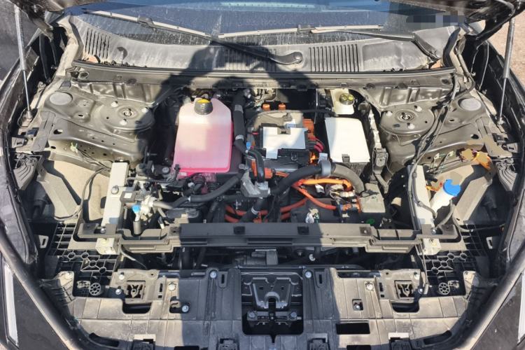 Used Lynk & Co Z10 2025 95 kWh 702 km All-Wheel-Drive Halo Engine Bay