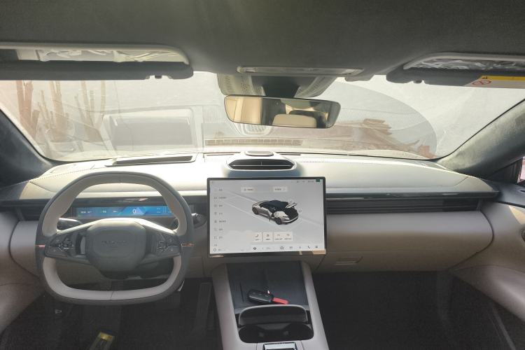 Used Lynk & Co Z10 2025 95 kWh 702 km All-Wheel-Drive Halo Interior 2