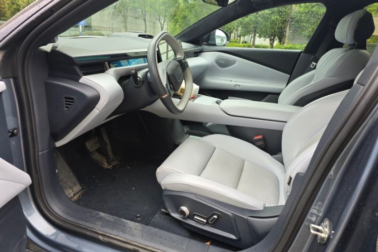 Used Lynk & Co Z10 2025 95 kWh 702 km All-Wheel Drive Intelligent Driving Ultra Interior 2