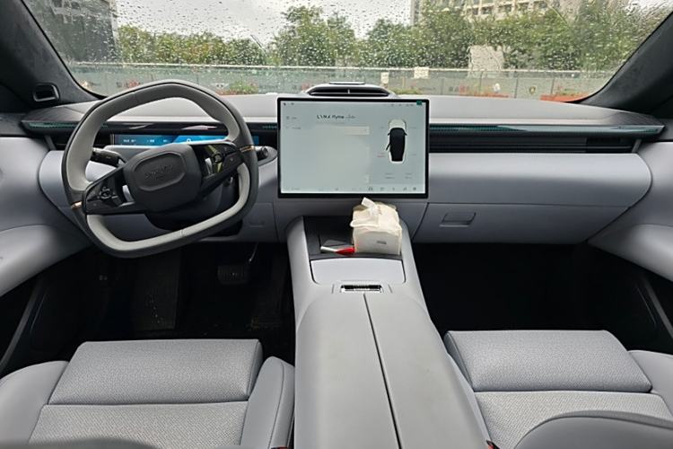 Used Lynk & Co Z10 2025 95 kWh 702 km All-Wheel Drive Intelligent Driving Ultra Interior 3