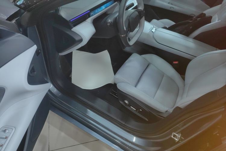 Used Lynk & Co Z10 2025 95 kWh 702 km All-Wheel-Drive Halo Interior 3
