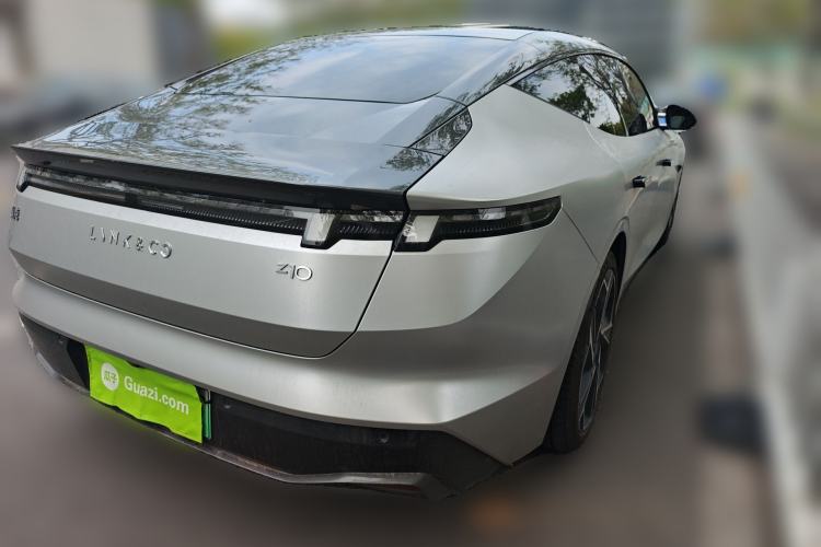 Used Lynk & Co Z10 2025 95 kWh 702 km All-Wheel-Drive Halo Rear Right 45 Deg