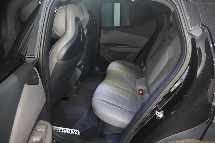 Used Lynk & Co Z20 2025 530 km Range Rear-Wheel Drive Max Left Rear Seat