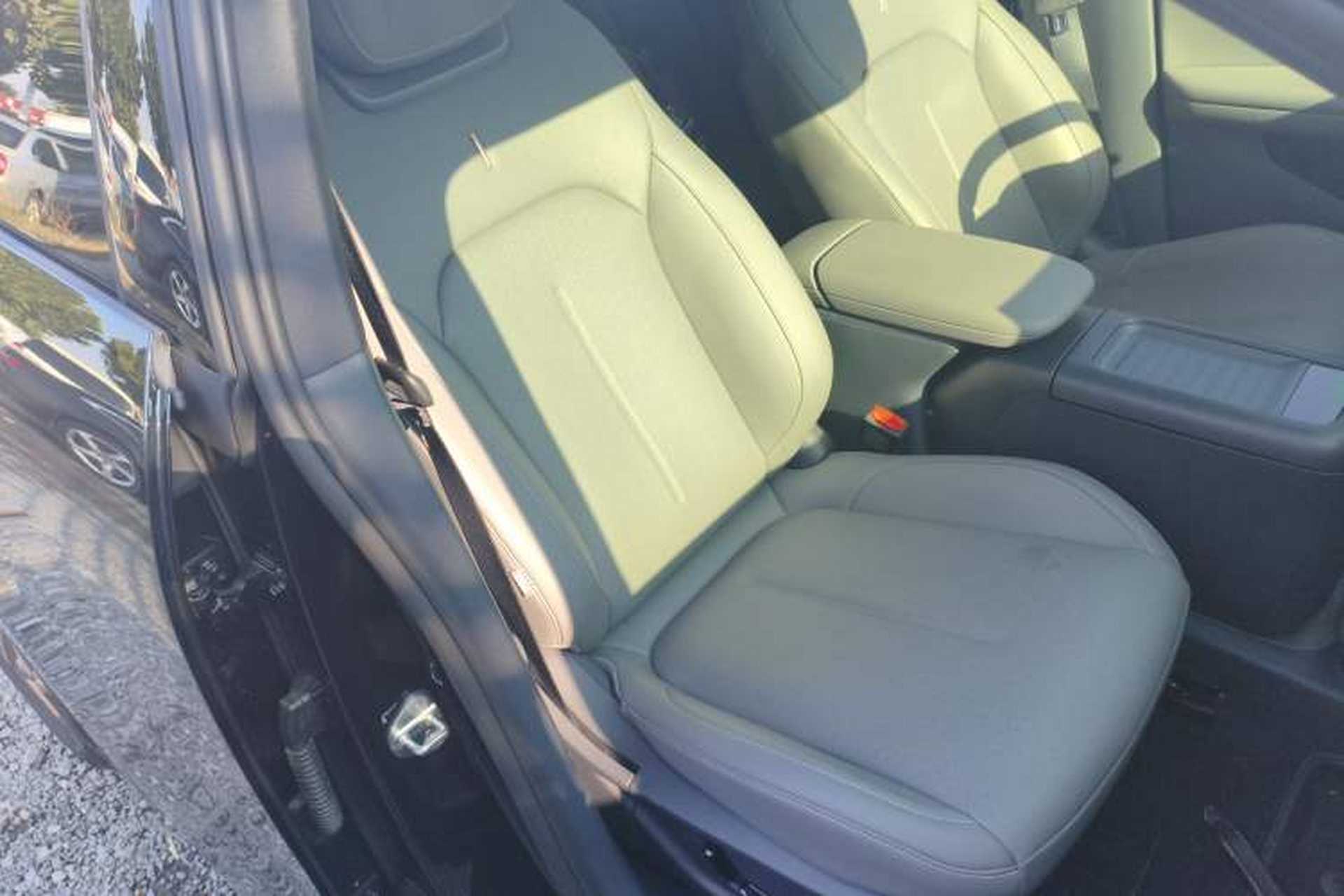 Used Lynk & Co Z20 2025 530 km Range Rear-Wheel Drive Pro Right Front Seat
