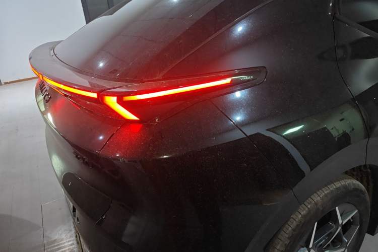 Used Lynk & Co Z20 2025 530 km Range Rear-Wheel Drive Max Right Rear Taillight