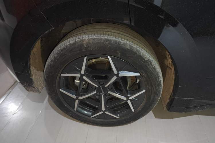 Used Lynk & Co Z20 2025 530 km Range Rear-Wheel Drive Max Right Rear Wheel Hub