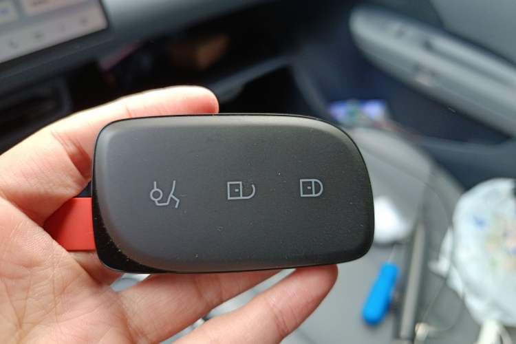 Used Lynk & Co Z20 2025 530 km Range Rear-Wheel Drive Pro Vehicle Key