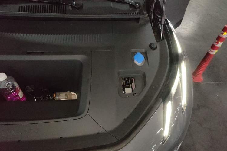 Used Lynk & Co Z20 2025 530 km Range Rear-Wheel Drive Pro Engine Bay Left