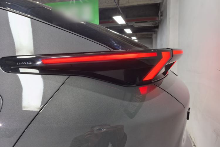 Used Lynk & Co Z20 2025 530 km Range Rear-Drive Max "Chasing the Sun" Edition Exterior 10