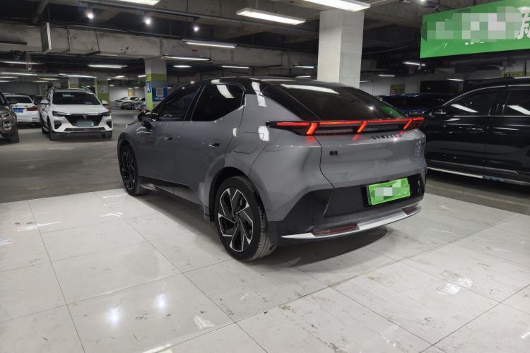 Used Lynk & Co Z20 2025 530 km Range Rear-Drive Max "Chasing the Sun" Edition Exterior 11