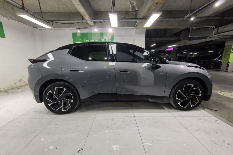Used Lynk & Co Z20 2025 530 km Range Rear-Drive Max "Chasing the Sun" Edition Exterior 15