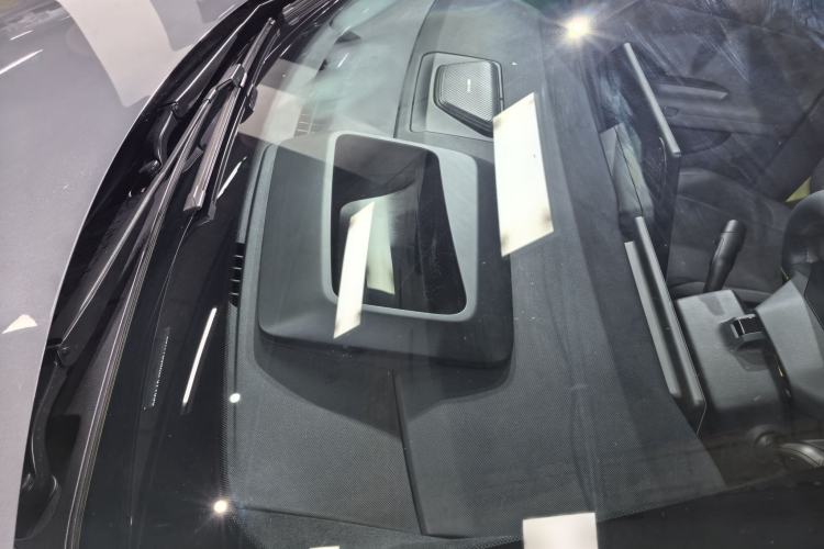 Used Lynk & Co Z20 2025 530 km Range Rear-Drive Max "Chasing the Sun" Edition Exterior 8