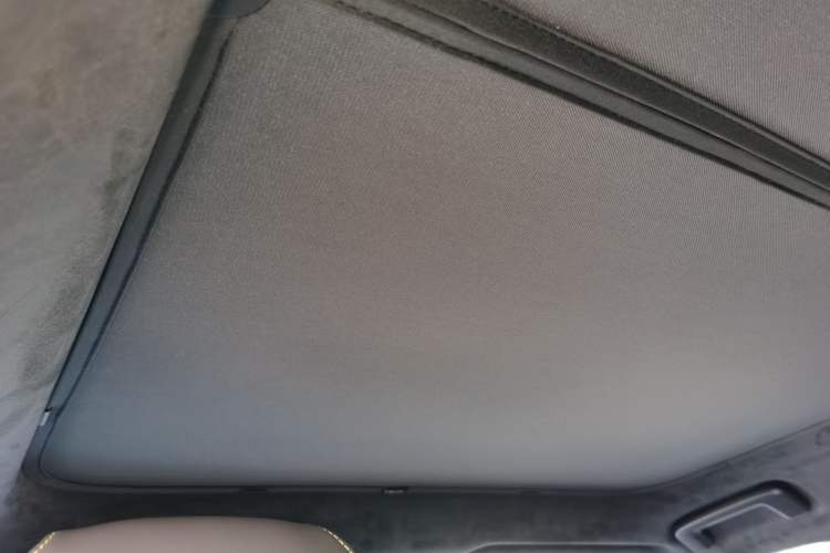 Used Lynk & Co Z20 2025 530 km Range Rear-Drive Max "Chasing the Sun" Edition Headliner