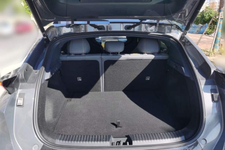 Used Lynk & Co Z20 2025 530 km Range Rear-Drive Max "Chasing the Sun" Edition Roof