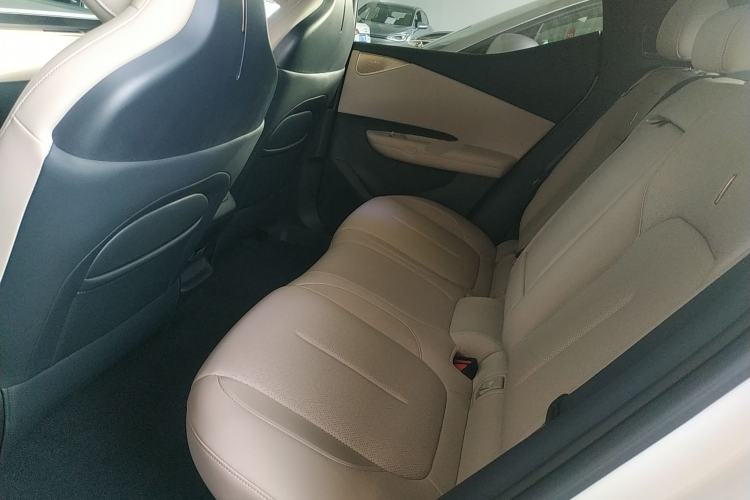 Used Lynk & Co Z20 2025 530 km Range Rear-Wheel Drive Max Left Rear Seat
