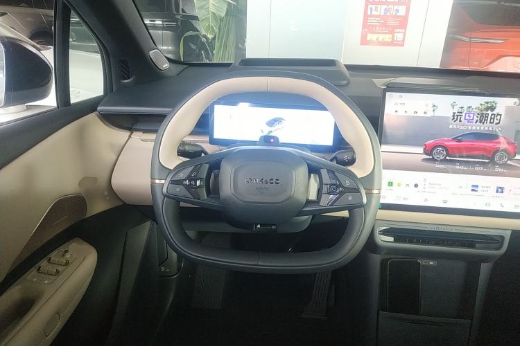 Used Lynk & Co Z20 2025 530 km Range Rear-Wheel Drive Max Steering Wheel