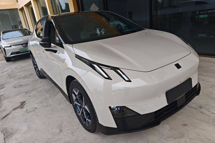 Used Lynk & Co Z20 2025 530 km Range Rear-Wheel Drive Pro Exterior 2