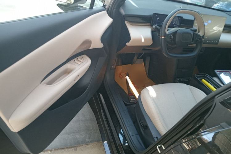 Used Lynk & Co Z20 2025 530 km Range Rear-Wheel Drive Pro Driver Seat