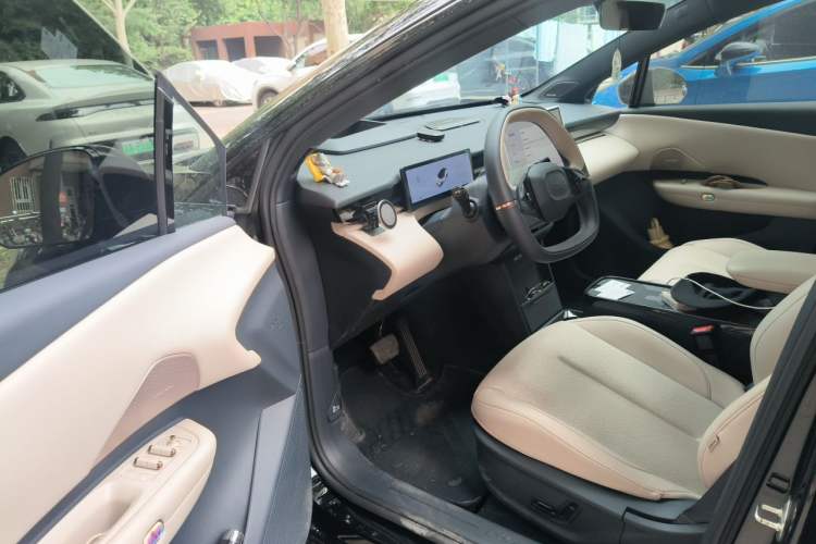 Used Lynk & Co Z20 2025 530 km Range Rear-Wheel Drive Max Driver Seat