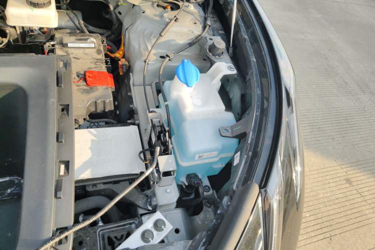 Used Lynk & Co Z20 2025 530 km Range Rear-Wheel Drive Pro Engine Bay Left