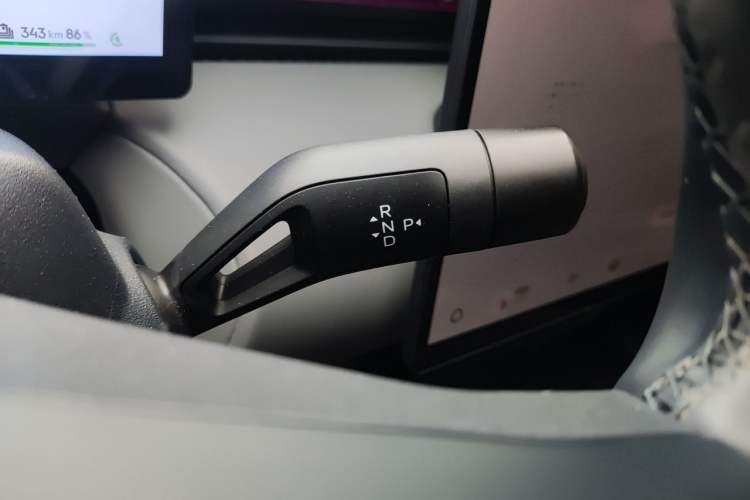 Used Lynk & Co Z20 2025 530 km Range Rear-Wheel Drive Max Gear Lever