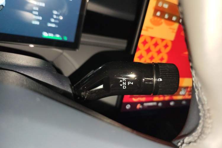 Used Lynk & Co Z20 2025 530 km Range Rear-Wheel Drive Pro Gear Lever