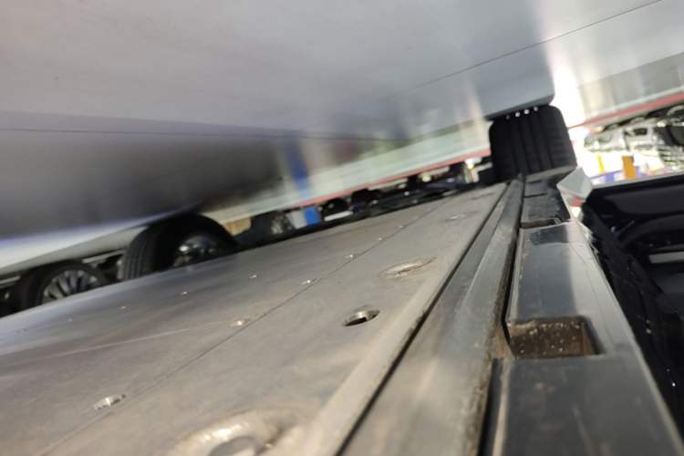 Used Lynk & Co Z20 2025 530 km Range Rear-Wheel Drive Pro Left Side Sill