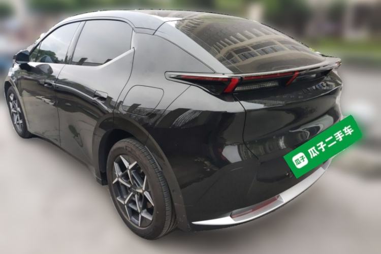 Used Lynk & Co Z20 2025 530 km Range Rear-Wheel Drive Max Rear Left 45 Deg