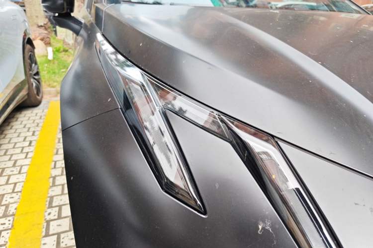 Used Lynk & Co Z20 2025 530 km Range Rear-Drive Max "Chasing the Sun" Edition Right Front Headlight