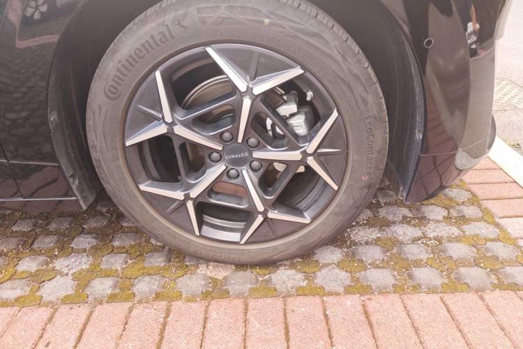 Used Lynk & Co Z20 2025 530 km Range Rear-Wheel Drive Max Right Front Wheel Hub