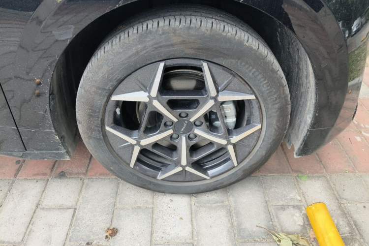 Used Lynk & Co Z20 2025 530 km Range Rear-Wheel Drive Max Right Front Wheel Hub