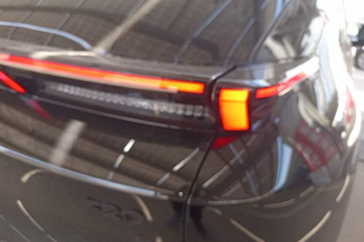 Used Lynk & Co Z20 2025 530 km Range Rear-Wheel Drive Pro Right Rear Taillight