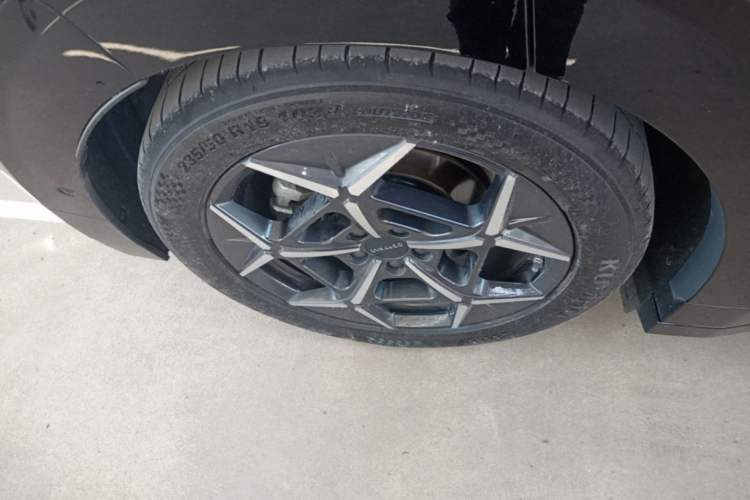 Used Lynk & Co Z20 2025 530 km Range Rear-Wheel Drive Pro Right Rear Wheel Hub