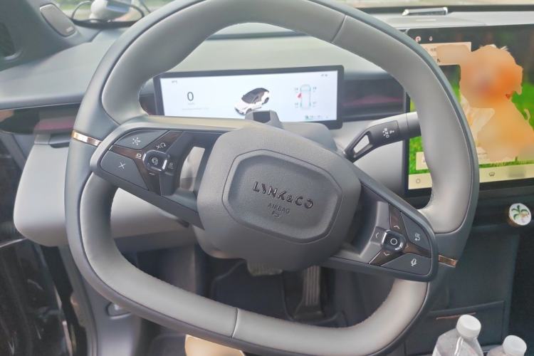 Used Lynk & Co Z20 2025 530 km Range Rear-Wheel Drive Max Steering Wheel