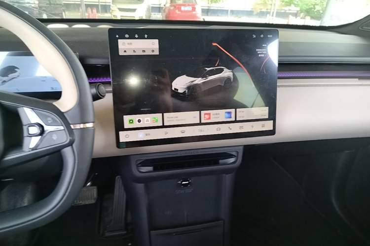 Used Lynk & Co Z20 2025 530 km Range Rear-Wheel Drive Pro Audio And AC Panel