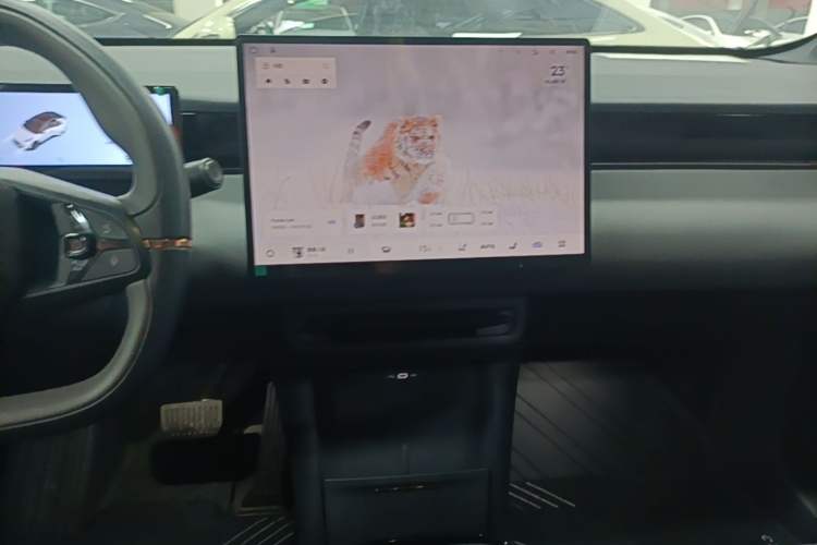 Used Lynk & Co Z20 2025 530 km Range Rear-Wheel Drive Pro Audio And AC Panel
