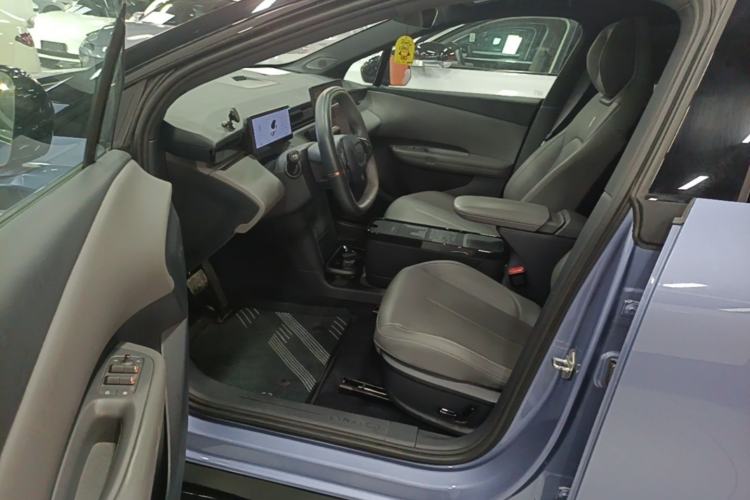 Used Lynk & Co Z20 2025 530 km Range Rear-Wheel Drive Pro Driver Seat