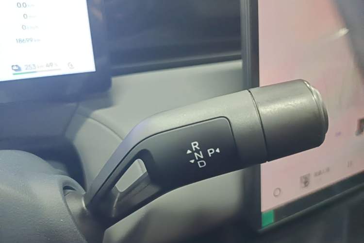 Used Lynk & Co Z20 2025 530 km Range Rear-Wheel Drive Pro Gear Lever