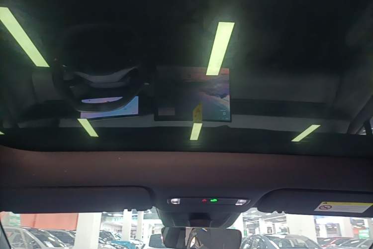 Used Lynk & Co Z20 2025 530 km Range Rear-Wheel Drive Pro Headliner