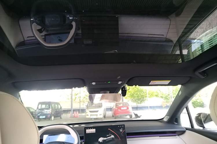 Used Lynk & Co Z20 2025 530 km Range Rear-Wheel Drive Pro Headliner