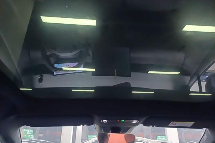Used Lynk & Co Z20 2025 530 km Range Rear-Wheel Drive Pro Headliner