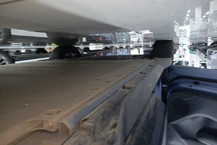Used Lynk & Co Z20 2025 530 km Range Rear-Wheel Drive Pro Left Side Sill