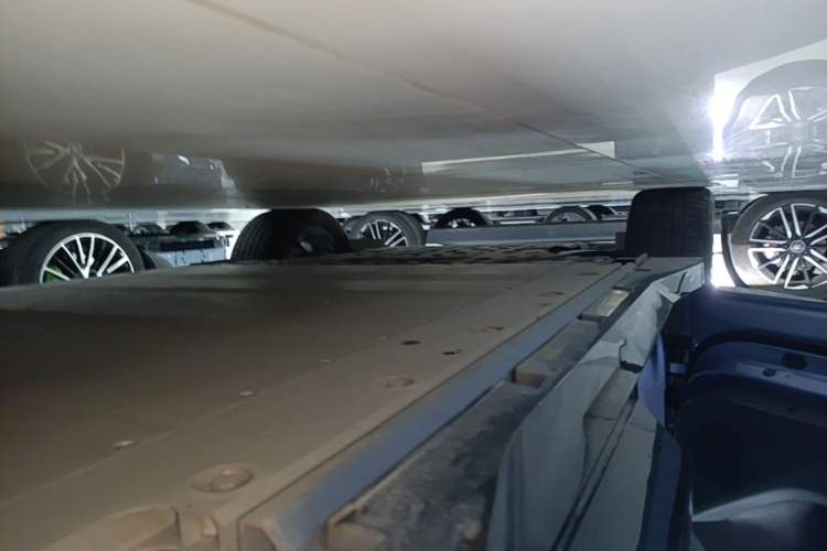 Used Lynk & Co Z20 2025 530 km Range Rear-Wheel Drive Pro Left Side Sill