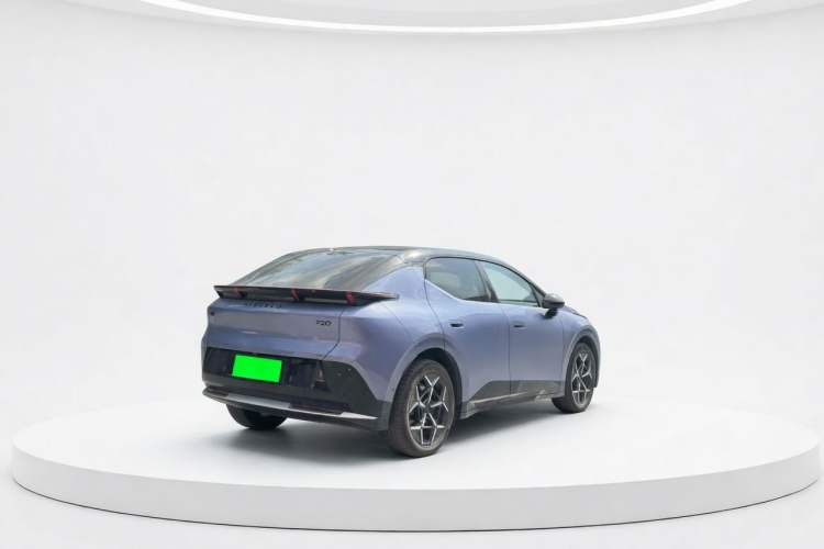 Used Lynk & Co Z20 2025 530 km Range Rear-Wheel Drive Pro Rear Right 45 Deg