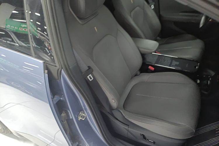 Used Lynk & Co Z20 2025 530 km Range Rear-Wheel Drive Pro Right Front Seat