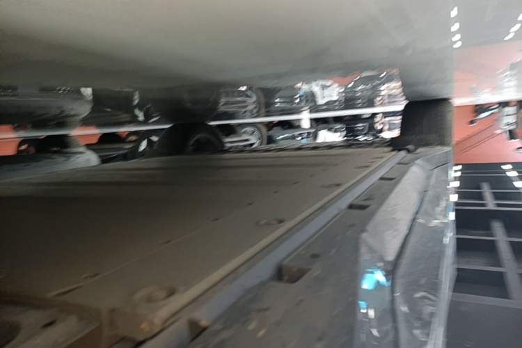 Used Lynk & Co Z20 2025 530 km Range Rear-Wheel Drive Pro Right Side Sill